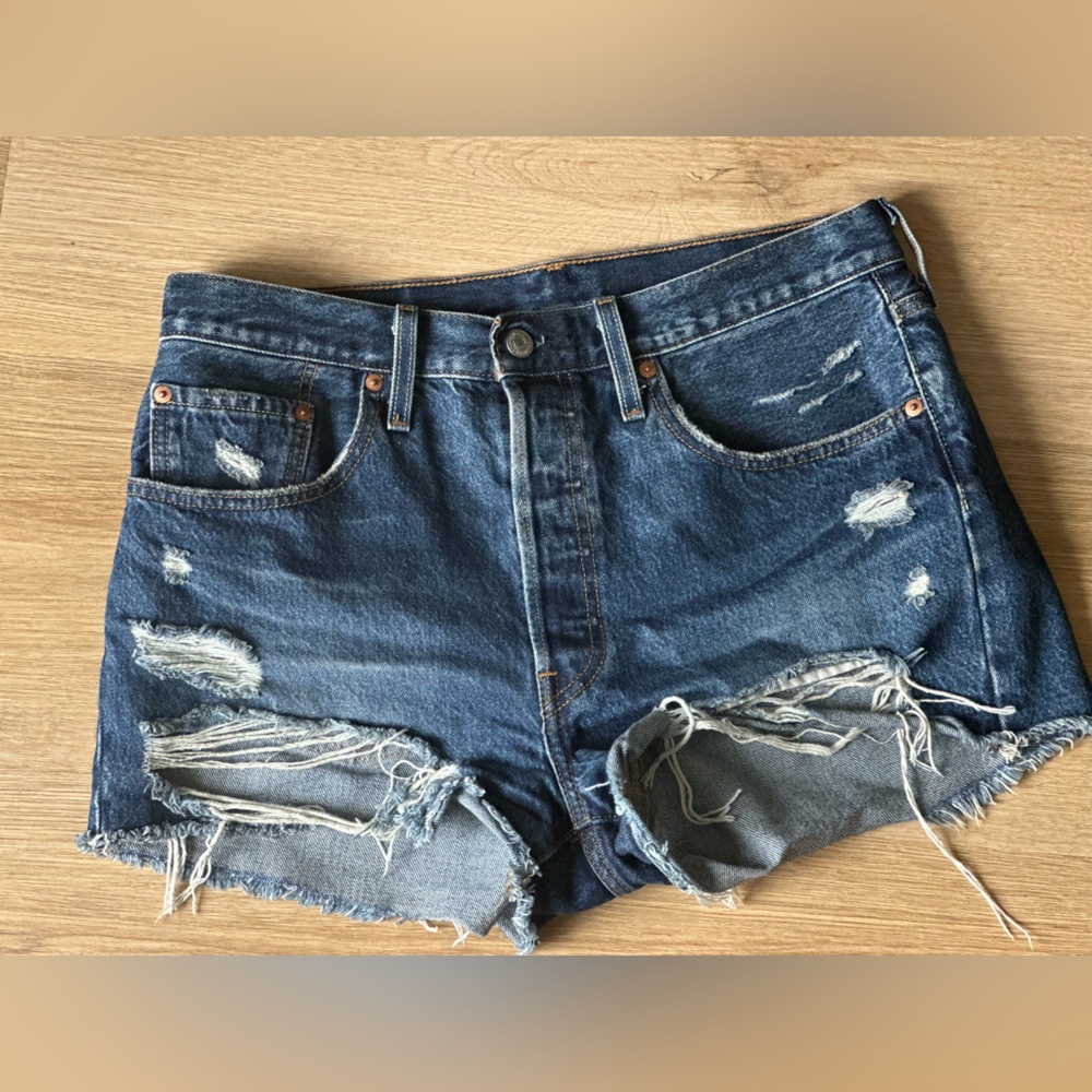 Levi’s 501 Shorts * Medium Indigo Size 30